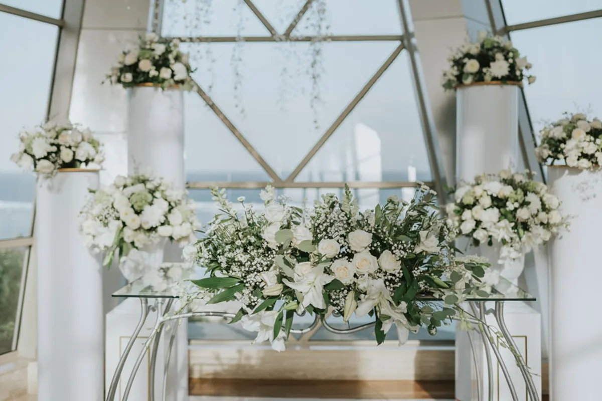 samabe chapel wedding deco