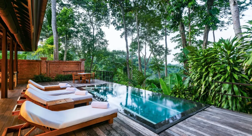 como uma pool villa wedding venue