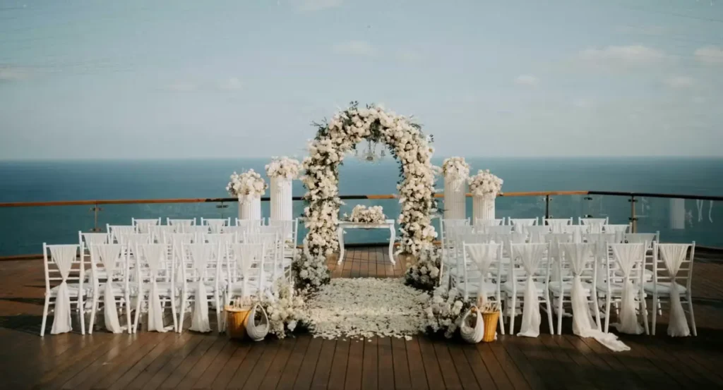 the edge wedding deco