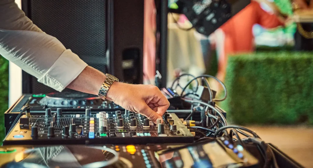 live DJ music